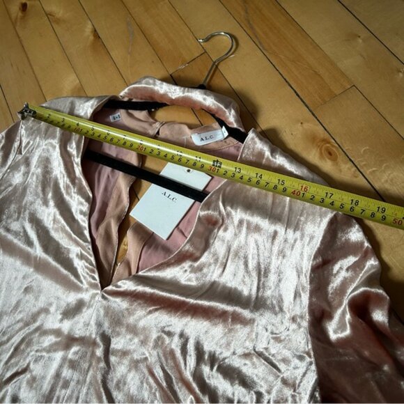 ALC Sz 6 NWT Blaise Dusty Pink Velvet Chocker Relaxed Party Blouse - Picture 12 of 12